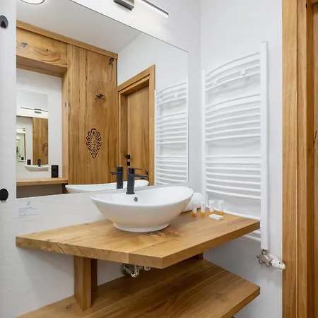 Memorable With Balcony In By Renters 아파트