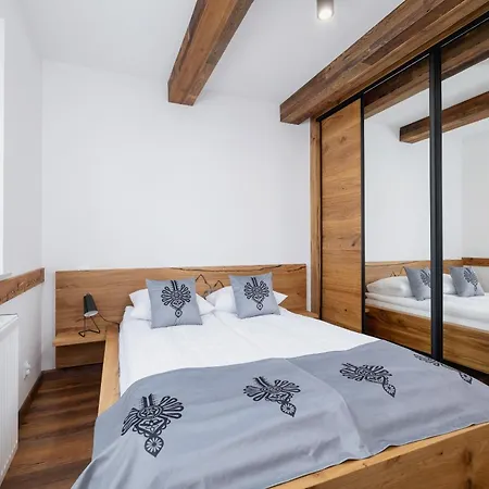 Memorable With Balcony In By Renters 비스와